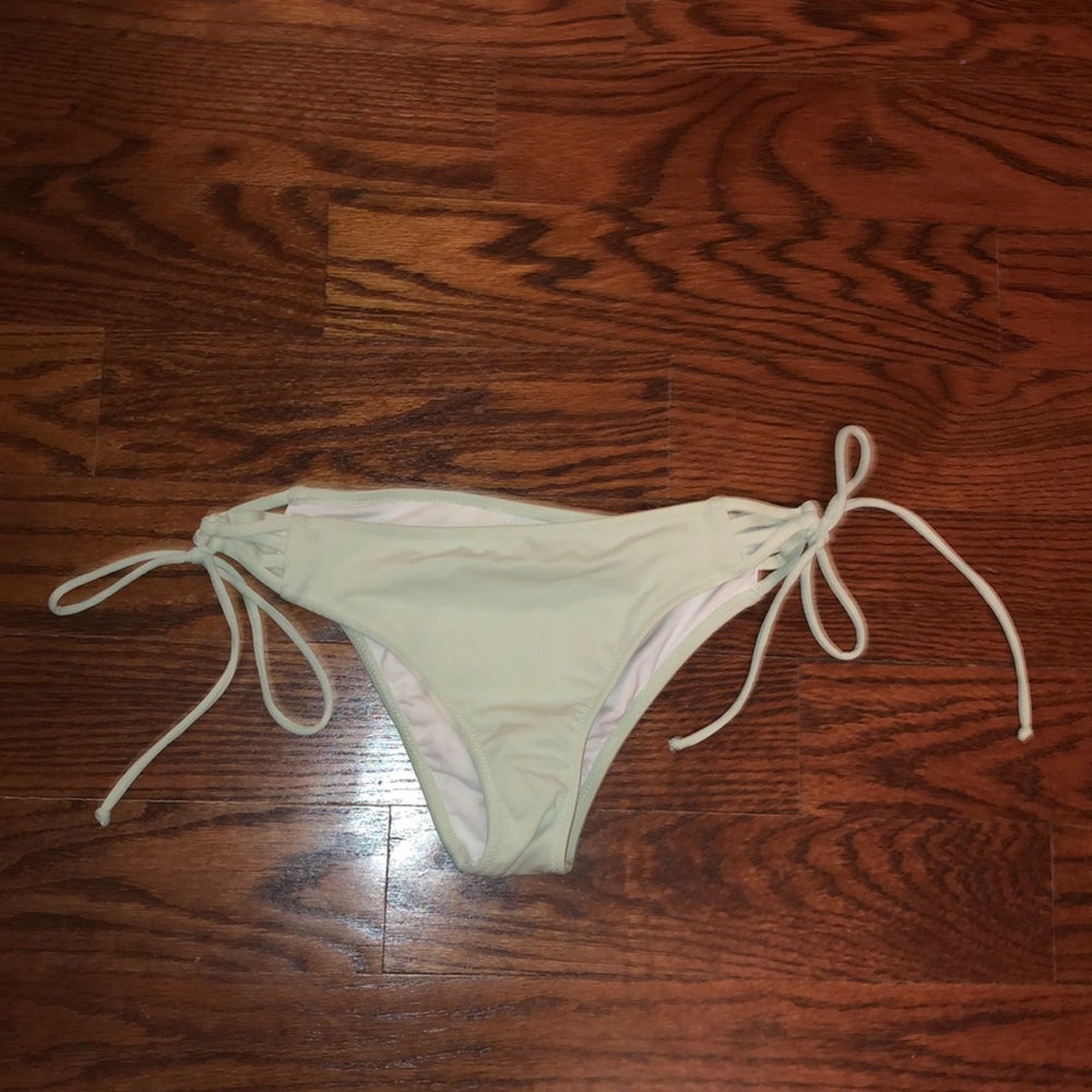 Bikini bottoms